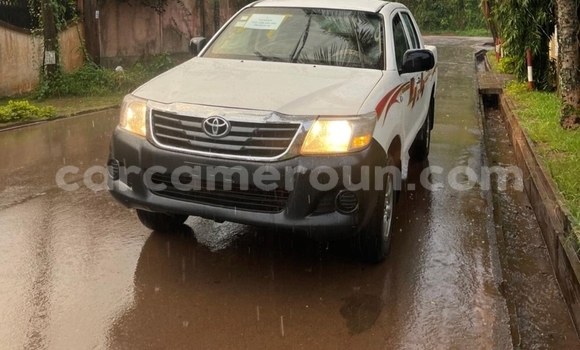 Acheter Occasion Voiture Toyota Hilux Blanc à Yaoundé, Central Cameroon Acheter Occasion Voiture Toyota Hilux Blanc à Yaoundé, Central Cameroon