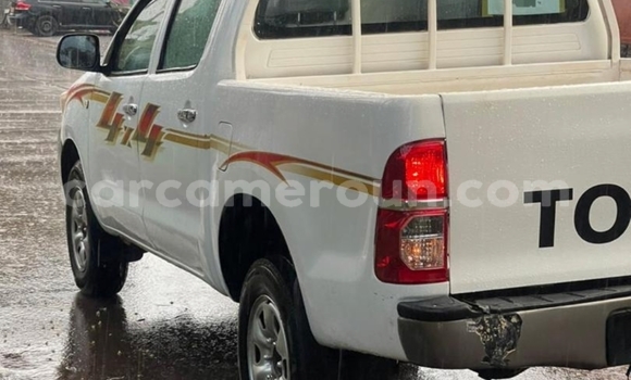 Acheter Occasion Voiture Toyota Hilux Blanc à Yaoundé, Central Cameroon Acheter Occasion Voiture Toyota Hilux Blanc à Yaoundé, Central Cameroon