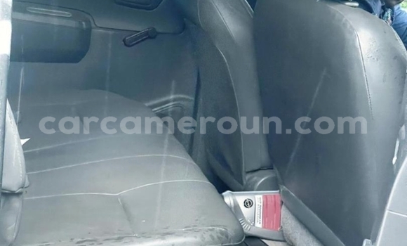Acheter Occasion Voiture Toyota Hilux Blanc à Yaoundé, Central Cameroon Acheter Occasion Voiture Toyota Hilux Blanc à Yaoundé, Central Cameroon