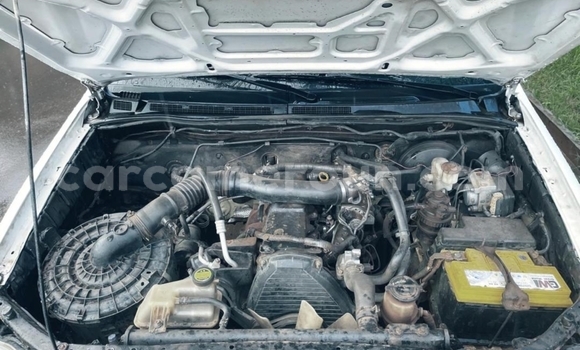 Acheter Occasion Voiture Toyota Hilux Blanc à Yaoundé, Central Cameroon Acheter Occasion Voiture Toyota Hilux Blanc à Yaoundé, Central Cameroon