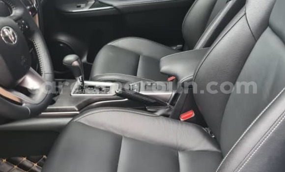 Sayi Sabo Toyota Fortuner Black Mota in Douala a Ƙasar Kamaru Sayi Sabo Toyota Fortuner Black Mota in Douala a Ƙasar Kamaru