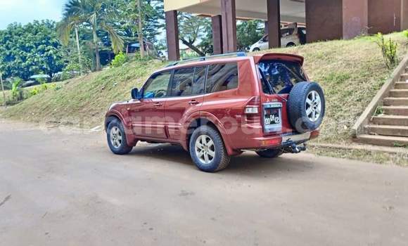 Acheter Occasion Voiture Mitsubishi Montero Rouge à Yaoundé, Central Cameroon Acheter Occasion Voiture Mitsubishi Montero Rouge à Yaoundé, Central Cameroon