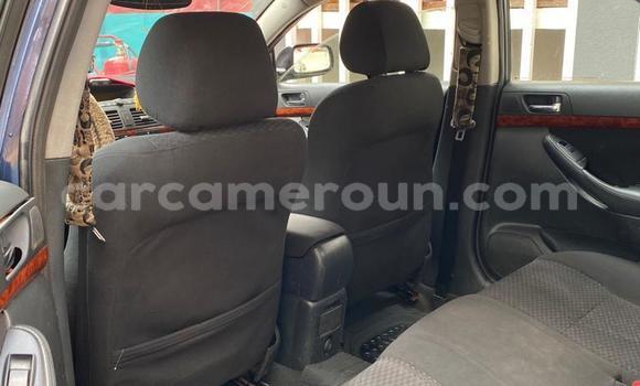 Sayi Na hannu Toyota Avensis Blue Mota in Yaounde a Babban Kamaru Sayi Na hannu Toyota Avensis Blue Mota in Yaounde a Babban Kamaru