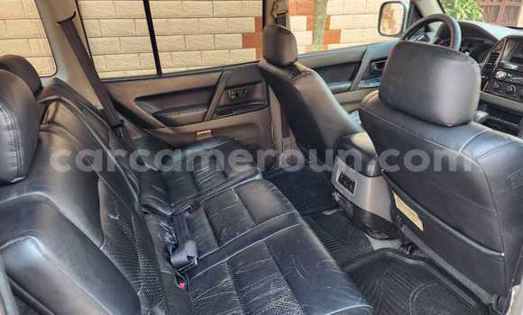 Sayi Na hannu Mitsubishi Montero White Mota in Yaounde a Babban Kamaru Sayi Na hannu Mitsubishi Montero White Mota in Yaounde a Babban Kamaru