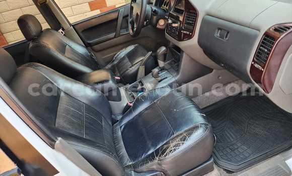 Sayi Na hannu Mitsubishi Montero White Mota in Yaounde a Babban Kamaru Sayi Na hannu Mitsubishi Montero White Mota in Yaounde a Babban Kamaru