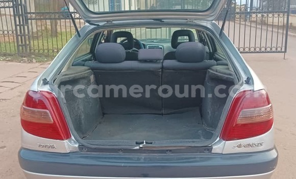 Sayi Na hannu Toyota Avensis Azurfa Mota in Yaounde a Babban Kamaru Sayi Na hannu Toyota Avensis Azurfa Mota in Yaounde a Babban Kamaru