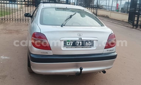 Sayi Na hannu Toyota Avensis Azurfa Mota in Yaounde a Babban Kamaru Sayi Na hannu Toyota Avensis Azurfa Mota in Yaounde a Babban Kamaru