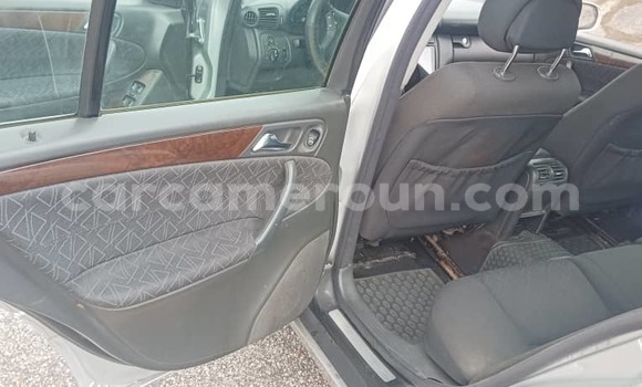 Acheter Occasion Voiture Mercedes-Benz C-Classe Gris à Yaoundé, Central Cameroon Acheter Occasion Voiture Mercedes-Benz C-Classe Gris à Yaoundé, Central Cameroon