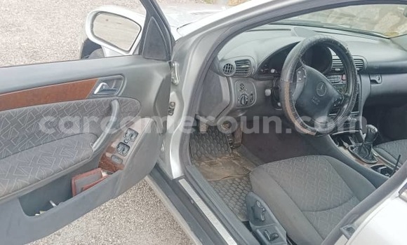 Acheter Occasion Voiture Mercedes-Benz C-Classe Gris à Yaoundé, Central Cameroon Acheter Occasion Voiture Mercedes-Benz C-Classe Gris à Yaoundé, Central Cameroon