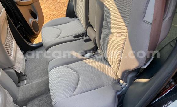 Sayi Na hannu Toyota RAV4 Black Mota in Yaounde a Babban Kamaru Sayi Na hannu Toyota RAV4 Black Mota in Yaounde a Babban Kamaru