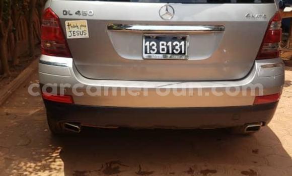 Sayi Na hannu Mercedes‒Benz GLE Azurfa Mota in Yaounde a Babban Kamaru Sayi Na hannu Mercedes‒Benz GLE Azurfa Mota in Yaounde a Babban Kamaru