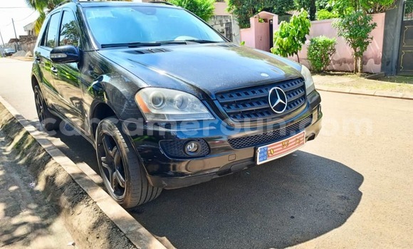 Sayi Na hannu Mercedes‒Benz M–Class Brown Mota in Yaounde a Babban Kamaru Sayi Na hannu Mercedes‒Benz M–Class Brown Mota in Yaounde a Babban Kamaru