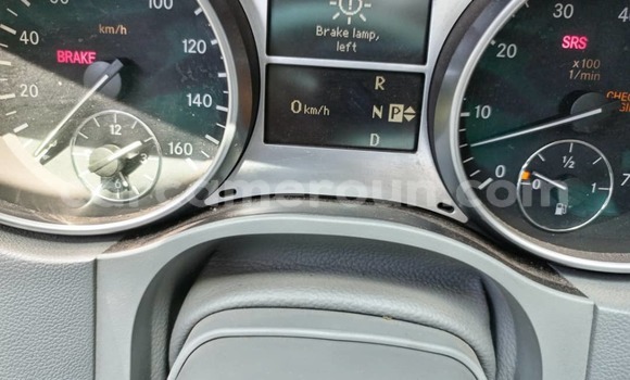 Sayi Na hannu Mercedes‒Benz M–Class Brown Mota in Yaounde a Babban Kamaru Sayi Na hannu Mercedes‒Benz M–Class Brown Mota in Yaounde a Babban Kamaru