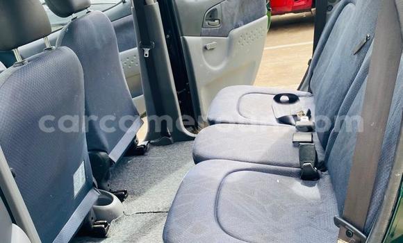 Sayi Imported Toyota Yaris Verso Green Mota in Douala a Ƙasar Kamaru Sayi Imported Toyota Yaris Verso Green Mota in Douala a Ƙasar Kamaru