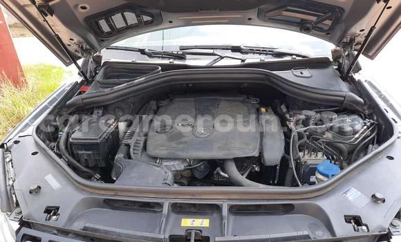 Acheter Occasion Voiture Mercedes‒Benz ML–Class Gris à Yaoundé, Central Cameroon Acheter Occasion Voiture Mercedes‒Benz ML–Class Gris à Yaoundé, Central Cameroon