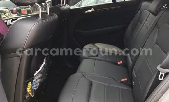 Sayi Na hannu Mercedes‒Benz ML–Class Azurfa Mota in Yaounde a Babban Kamaru Sayi Na hannu Mercedes‒Benz ML–Class Azurfa Mota in Yaounde a Babban Kamaru