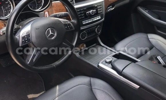 Sayi Na hannu Mercedes‒Benz ML–Class Azurfa Mota in Yaounde a Babban Kamaru Sayi Na hannu Mercedes‒Benz ML–Class Azurfa Mota in Yaounde a Babban Kamaru