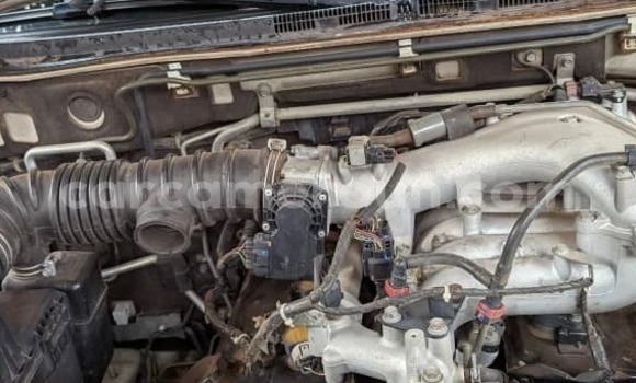 Sayi Na hannu Mitsubishi Pajero White Mota in Yaounde a Babban Kamaru Sayi Na hannu Mitsubishi Pajero White Mota in Yaounde a Babban Kamaru