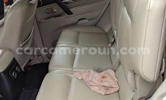 Sayi Na hannu Mitsubishi Pajero White Mota in Yaounde a Babban Kamaru Sayi Na hannu Mitsubishi Pajero White Mota in Yaounde a Babban Kamaru