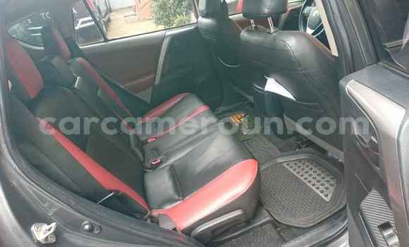 Acheter Occasion Voiture Toyota RAV4 Noir à Yaoundé, Central Cameroon Acheter Occasion Voiture Toyota RAV4 Noir à Yaoundé, Central Cameroon