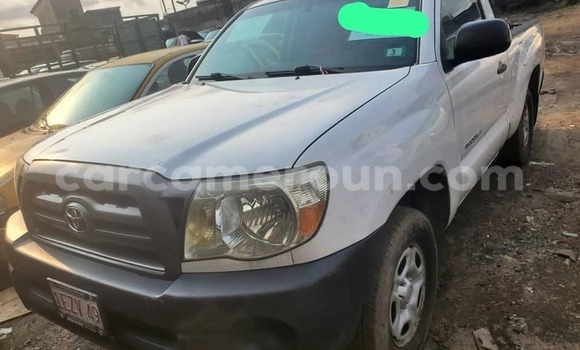 Acheter Occasion Voiture Toyota Tacoma Blanc à Yaoundé, Central Cameroon Acheter Occasion Voiture Toyota Tacoma Blanc à Yaoundé, Central Cameroon
