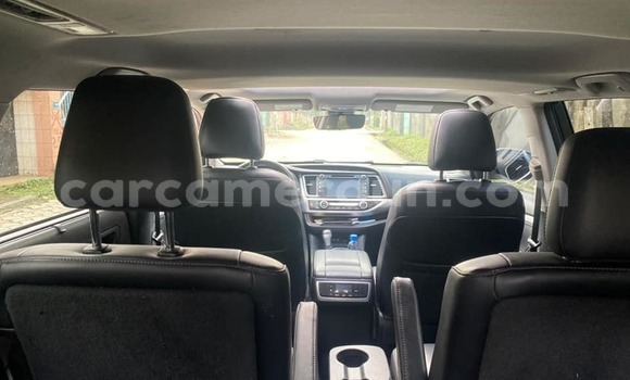 Acheter Occasion Voiture Toyota Highlander Blanc à Yaoundé, Central Cameroon Acheter Occasion Voiture Toyota Highlander Blanc à Yaoundé, Central Cameroon