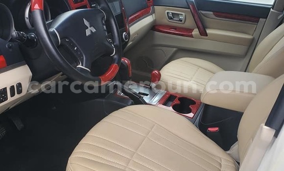 Acheter Occasion Voiture Mitsubishi Pajero Blanc à Yaoundé, Central Cameroon Acheter Occasion Voiture Mitsubishi Pajero Blanc à Yaoundé, Central Cameroon