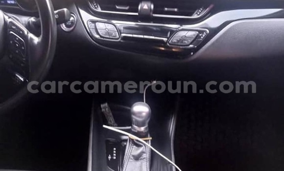 Buy Used Honda CR–V Red Car in Yaounde in Central Cameroon Buy Used Honda CR–V Red Car in Yaounde in Central Cameroon
