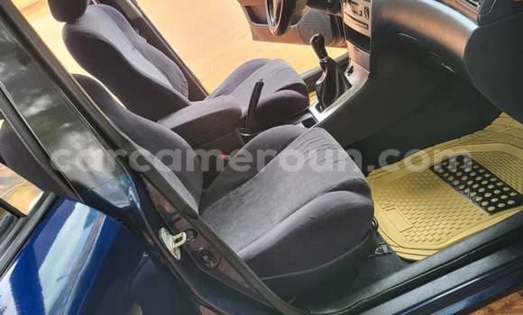 Sayi Na hannu Toyota Corolla Blue Mota in Yaounde a Babban Kamaru