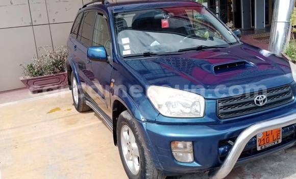 Sayi Na hannu Toyota RAV4 Blue Mota in Yaounde a Babban Kamaru