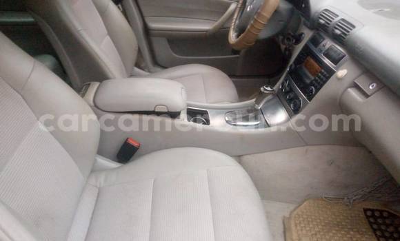 Acheter Occasion Voiture Mercedes-Benz C-Classe Noir à Yaoundé, Central Cameroon Acheter Occasion Voiture Mercedes-Benz C-Classe Noir à Yaoundé, Central Cameroon