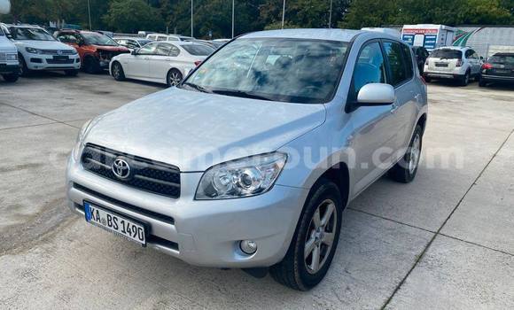 Sayi Na hannu Toyota RAV4 Sauran Mota in Yaounde a Babban Kamaru Sayi Na hannu Toyota RAV4 Sauran Mota in Yaounde a Babban Kamaru