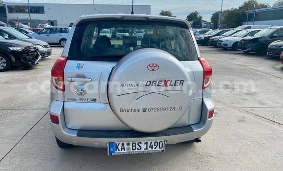 Sayi Na hannu Toyota RAV4 Sauran Mota in Yaounde a Babban Kamaru Sayi Na hannu Toyota RAV4 Sauran Mota in Yaounde a Babban Kamaru