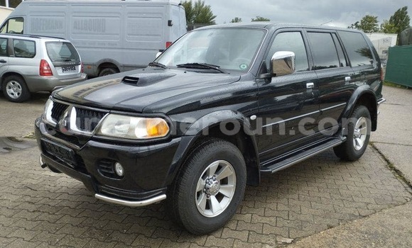 Sayi Na hannu Mitsubishi Pajero Black Mota in Yaounde a Babban Kamaru