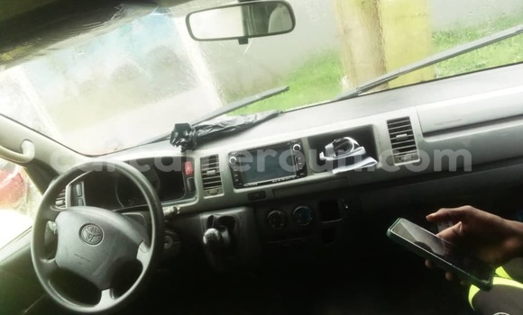 Acheter Occasion Voiture Toyota Hiace Blanc à Yaoundé, Central Cameroon Acheter Occasion Voiture Toyota Hiace Blanc à Yaoundé, Central Cameroon