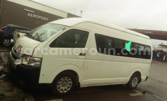 Acheter Occasion Voiture Toyota Hiace Blanc à Yaoundé, Central Cameroon Acheter Occasion Voiture Toyota Hiace Blanc à Yaoundé, Central Cameroon