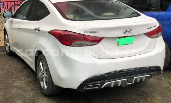 Sayi Na hannu Hyundai Elantra White Mota in Douala a Ƙasar Kamaru Sayi Na hannu Hyundai Elantra White Mota in Douala a Ƙasar Kamaru