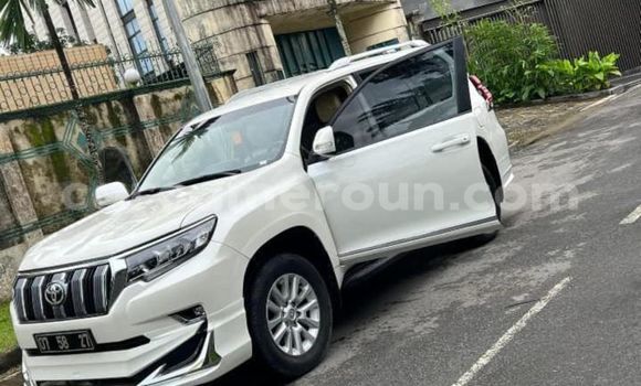 Sayi Na hannu Toyota Land Cruiser White Mota in Douala a Ƙasar Kamaru Sayi Na hannu Toyota Land Cruiser White Mota in Douala a Ƙasar Kamaru