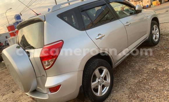 Sayi Na hannu Toyota RAV4 Sauran Mota in Yaounde a Babban Kamaru Sayi Na hannu Toyota RAV4 Sauran Mota in Yaounde a Babban Kamaru
