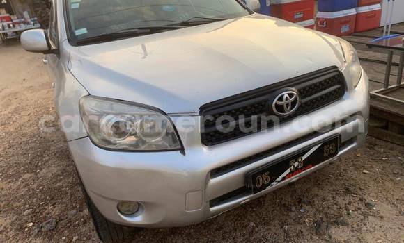 Sayi Na hannu Toyota RAV4 Sauran Mota in Yaounde a Babban Kamaru Sayi Na hannu Toyota RAV4 Sauran Mota in Yaounde a Babban Kamaru