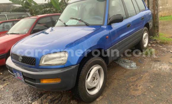 Sayi Na hannu Toyota RAV4 Blue Mota in Yaounde a Babban Kamaru Sayi Na hannu Toyota RAV4 Blue Mota in Yaounde a Babban Kamaru