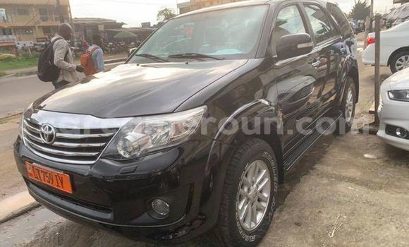 Sayi Na hannu Toyota Fortuner Black Mota in Yaounde a Babban Kamaru Sayi Na hannu Toyota Fortuner Black Mota in Yaounde a Babban Kamaru