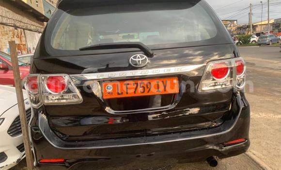 Sayi Na hannu Toyota Fortuner Black Mota in Yaounde a Babban Kamaru Sayi Na hannu Toyota Fortuner Black Mota in Yaounde a Babban Kamaru