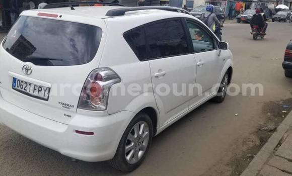 Sayi Na hannu Toyota Corolla White Mota in Yaounde a Babban Kamaru Sayi Na hannu Toyota Corolla White Mota in Yaounde a Babban Kamaru