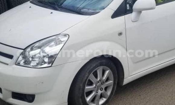 Sayi Na hannu Toyota Corolla White Mota in Yaounde a Babban Kamaru Sayi Na hannu Toyota Corolla White Mota in Yaounde a Babban Kamaru