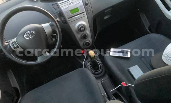 Sayi Na hannu Toyota Yaris Black Mota in Yaounde a Babban Kamaru Sayi Na hannu Toyota Yaris Black Mota in Yaounde a Babban Kamaru