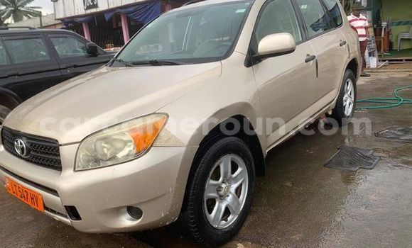 Sayi Na hannu Toyota RAV4 Sauran Mota in Yaounde a Babban Kamaru Sayi Na hannu Toyota RAV4 Sauran Mota in Yaounde a Babban Kamaru