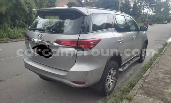 Sayi Na hannu Toyota Fortuner Sauran Mota in Yaounde a Babban Kamaru Sayi Na hannu Toyota Fortuner Sauran Mota in Yaounde a Babban Kamaru