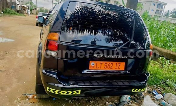 Sayi Na hannu Mitsubishi Montero Black Mota in Yaounde a Babban Kamaru Sayi Na hannu Mitsubishi Montero Black Mota in Yaounde a Babban Kamaru