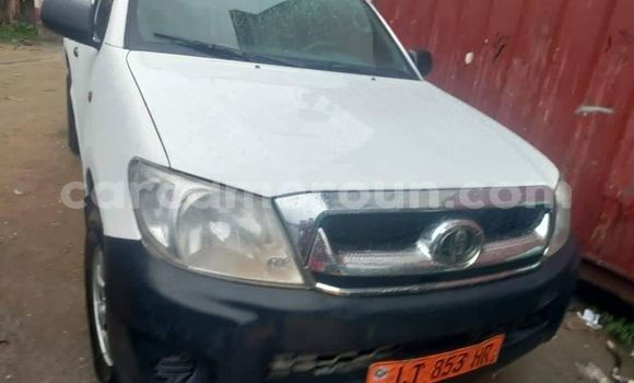 Sayi Na hannu Toyota Hilux White Mota in Yaounde a Babban Kamaru Sayi Na hannu Toyota Hilux White Mota in Yaounde a Babban Kamaru